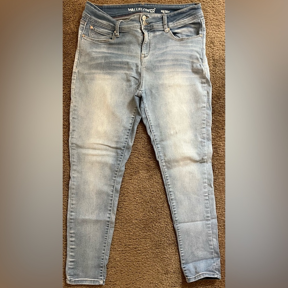 Wallflower Light Blue Women's Jeans